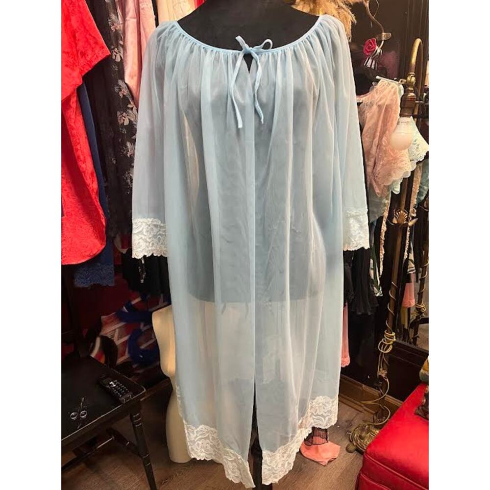 VINTAGE BERKLIFF BABY BLUE SHEER NYLON PEIGNOIR (LARGE 38/40 BUST)